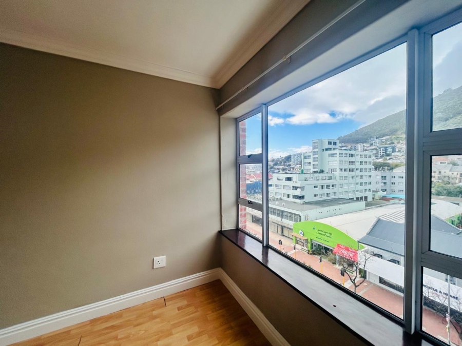 2 Bedroom Property for Sale in Sea Point Western Cape